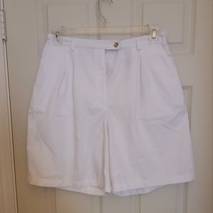 Karen Scott Sport shorts size 16